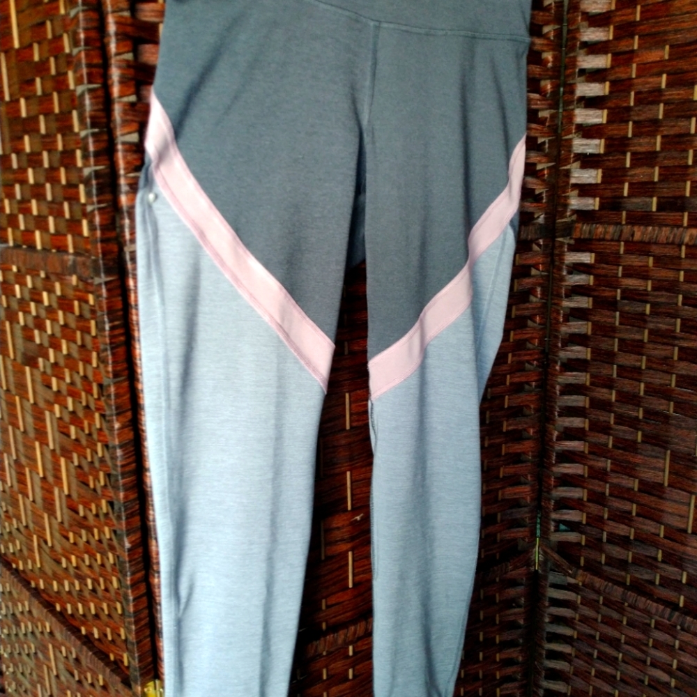 Old Navy Active Ladies Workout wear, Sz L